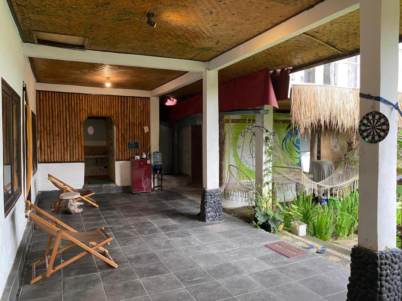 Medewi Good Vibes Stay&Surf Jembrana  Ngoại thất bức ảnh